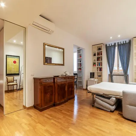 With Terrace Near Piazza Navona - Fromhometorome Rom