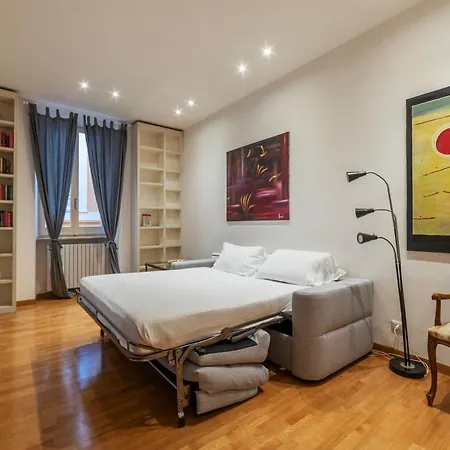Apartment With Terrace Near Piazza Navona - Fromhometorome